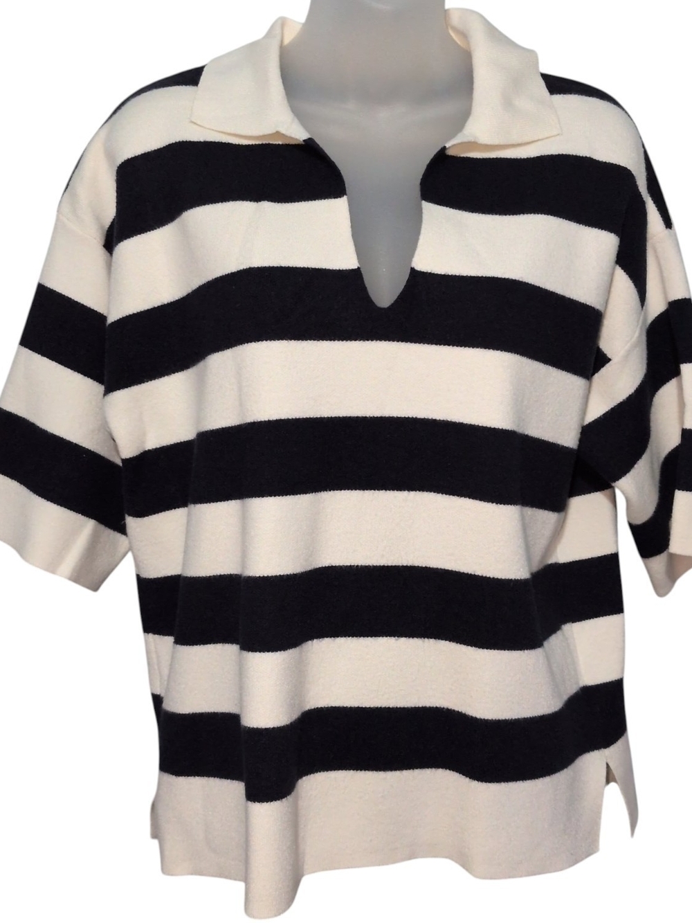 Tahari Large Black & White Striped V-Neck Short Sleeve Polo Sweater Preppy